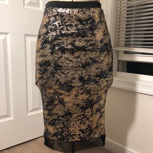 Tildon Pull on Gold/Navy sequin midi skirt
